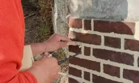 Rénovation et teinte d un ancien mur en briques (1)