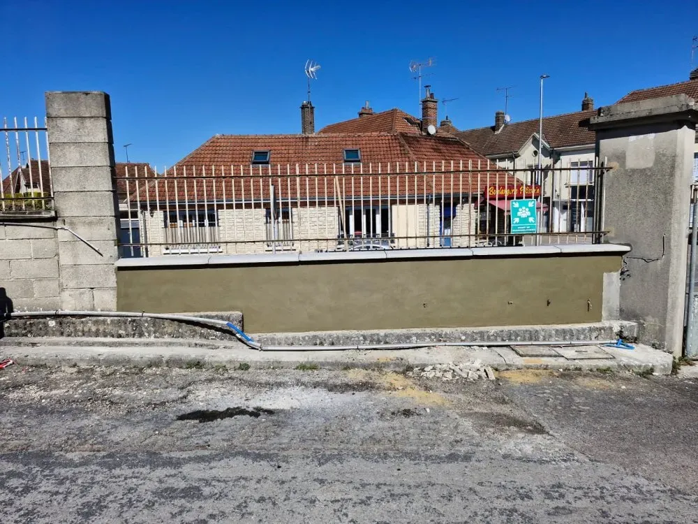 Réparation d'un mur endommagé a la banque alimentaire de Troyes (3)