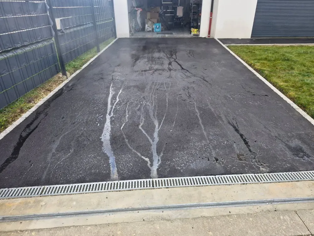 Création d'une cours en enrobé dans l'Yonne