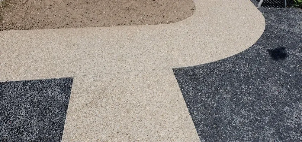 Pose d'un béton désactivé dans un EHPAD troyen (8)
