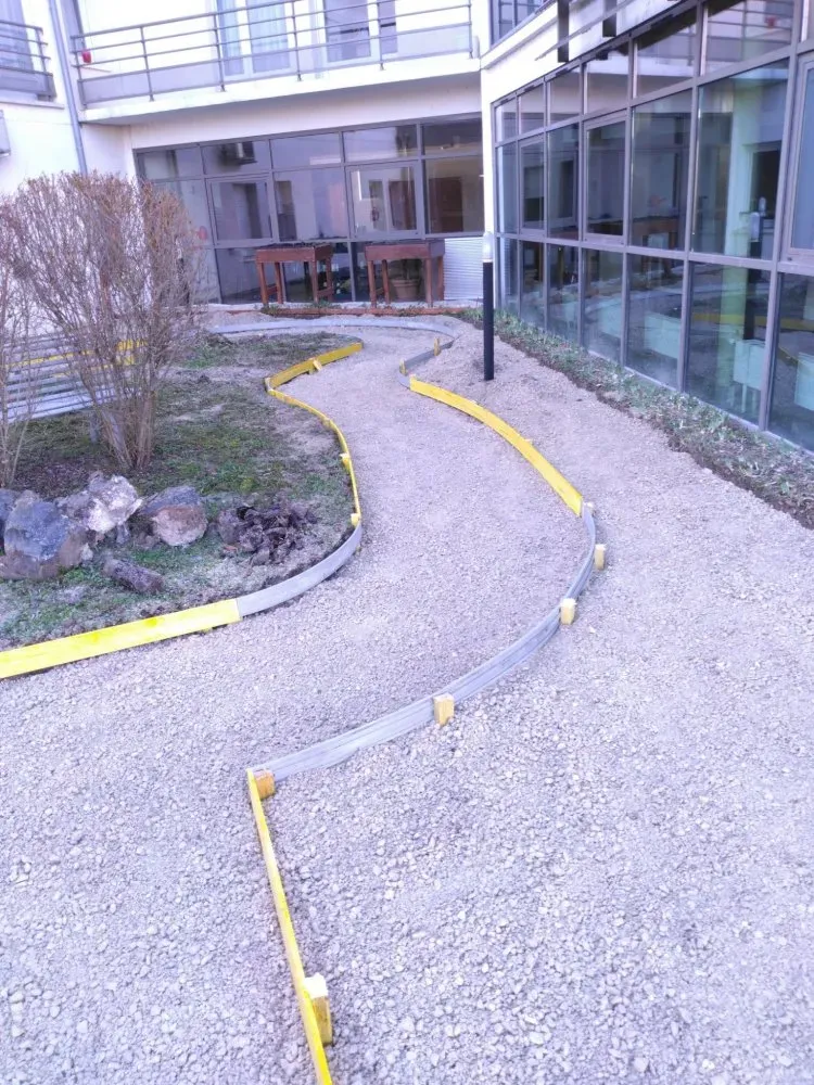 Pose d'un béton désactivé dans un EHPAD troyen (6)