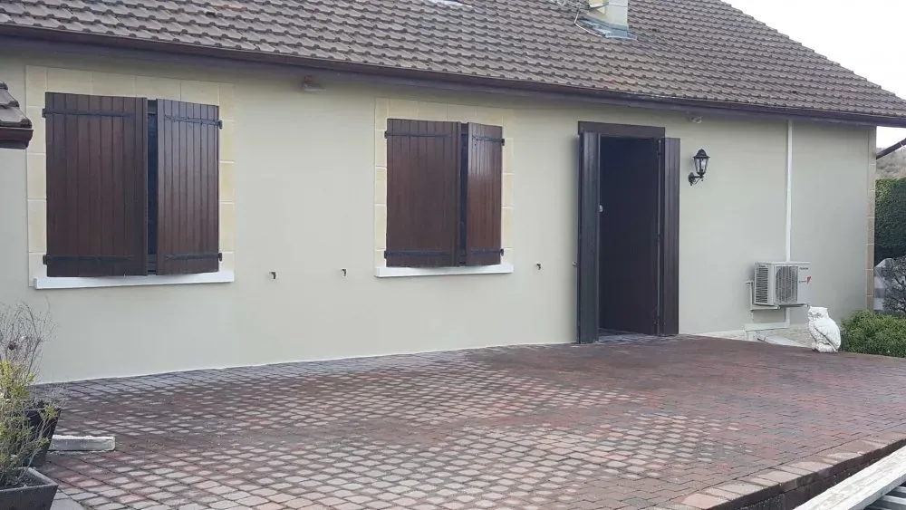 Pose d'un crépis sur l'ensemble de la maison chez un particulier près de Troyes (2)