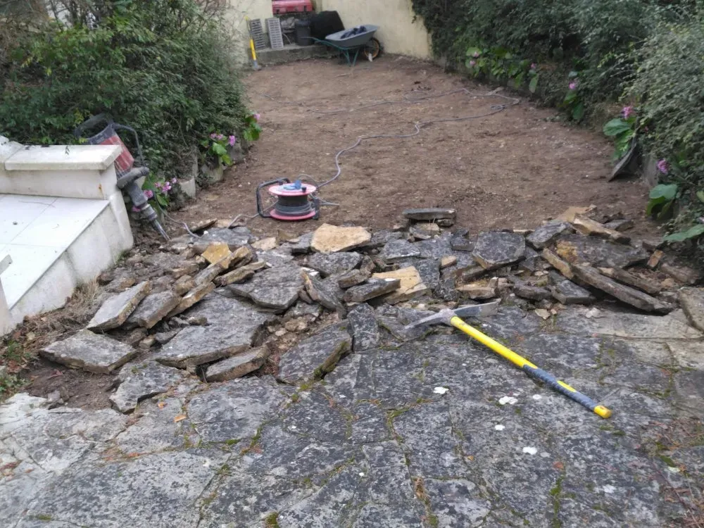 Rénovation d'une cour avec Création de puisards chez un particulier près de Troyes (2)