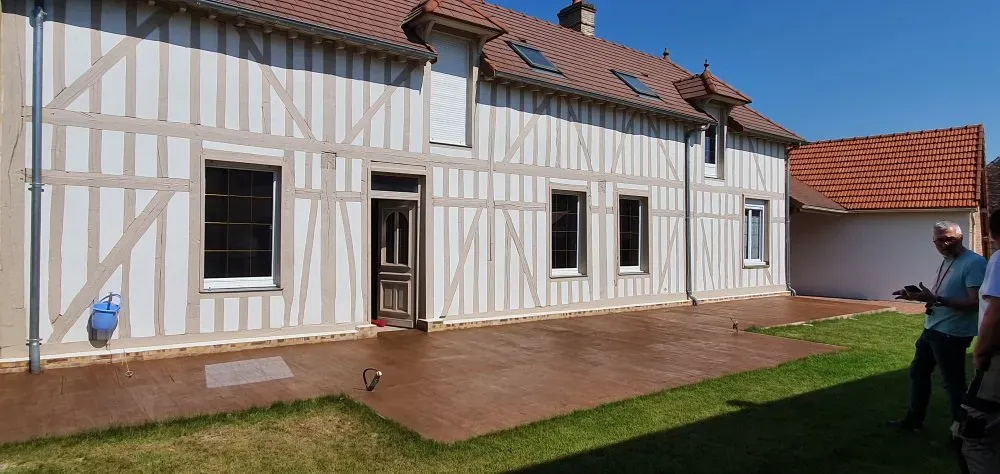 Création d'une terrasse en béton imprimé chez un particulier près de Troyes