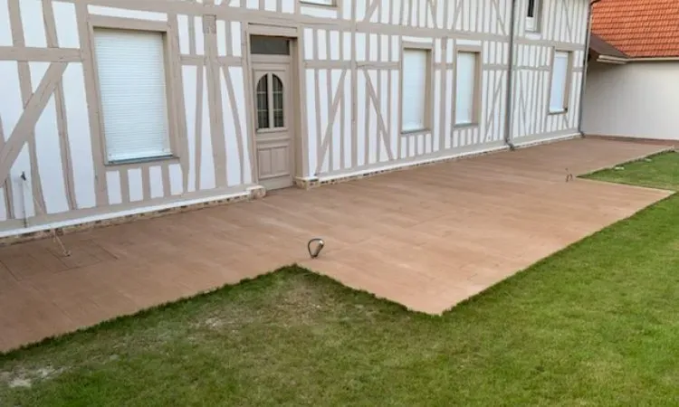 Création d'une terrasse en béton imprimé chez un particulier près de Troyes (2)