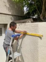 Création d'un mur en crépis sculpté dans une maison individuelle prés de Troyes (3)