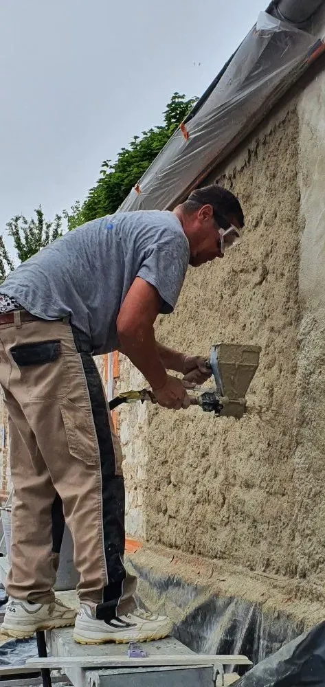 Réfection d'un mur a la chaux près de Troyes pour un syndic (5)
