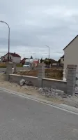 Création d'un mur de clôture dans un pavillon neuf près de Troyes (2)