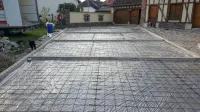Création d'une cour en béton désactivé dans une maison individuelle vers Troyes (5)