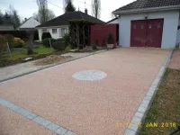 Aménagement d'une cour en béton désactivé dans une maison individuelle vers Troyes (5)