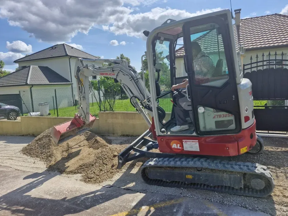 Création d'un terre plein pour stationnement dans la région de Troyes (4)