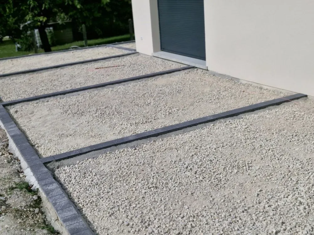 Création d'une terrasse en béton désactivé dans la région de Troyes