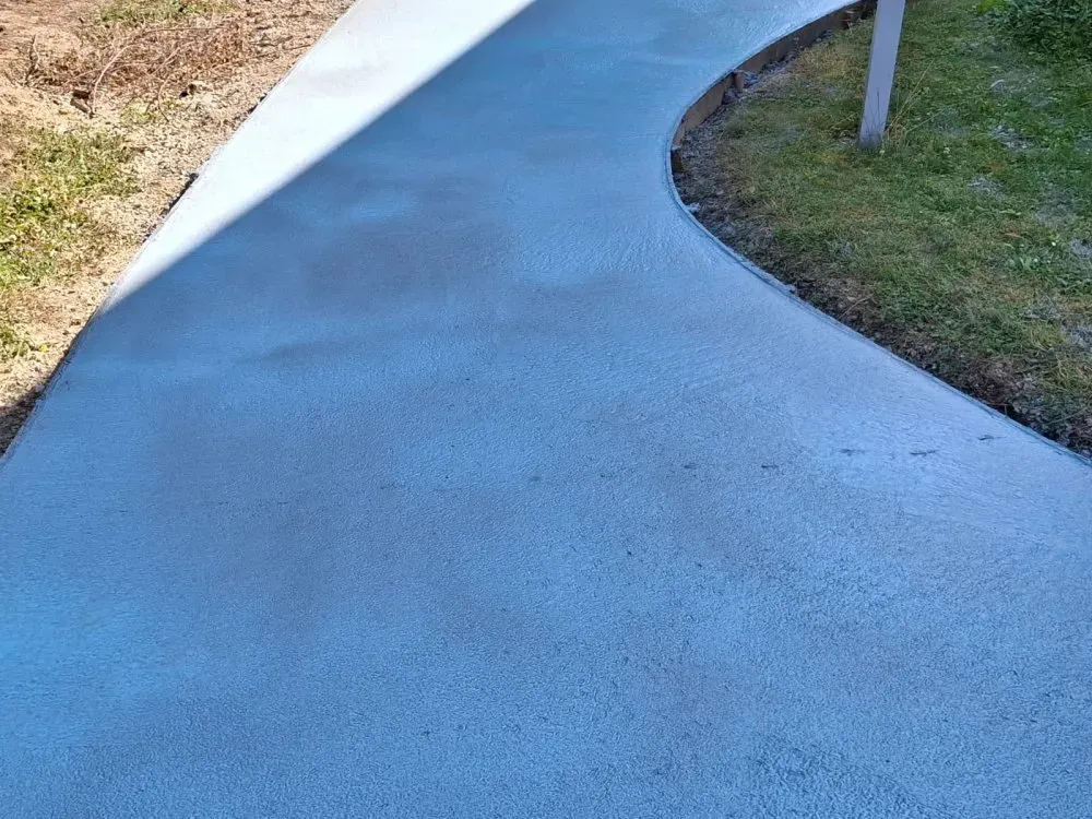 Pose d'un béton désactivé dans un EHPAD de la région de Troyes