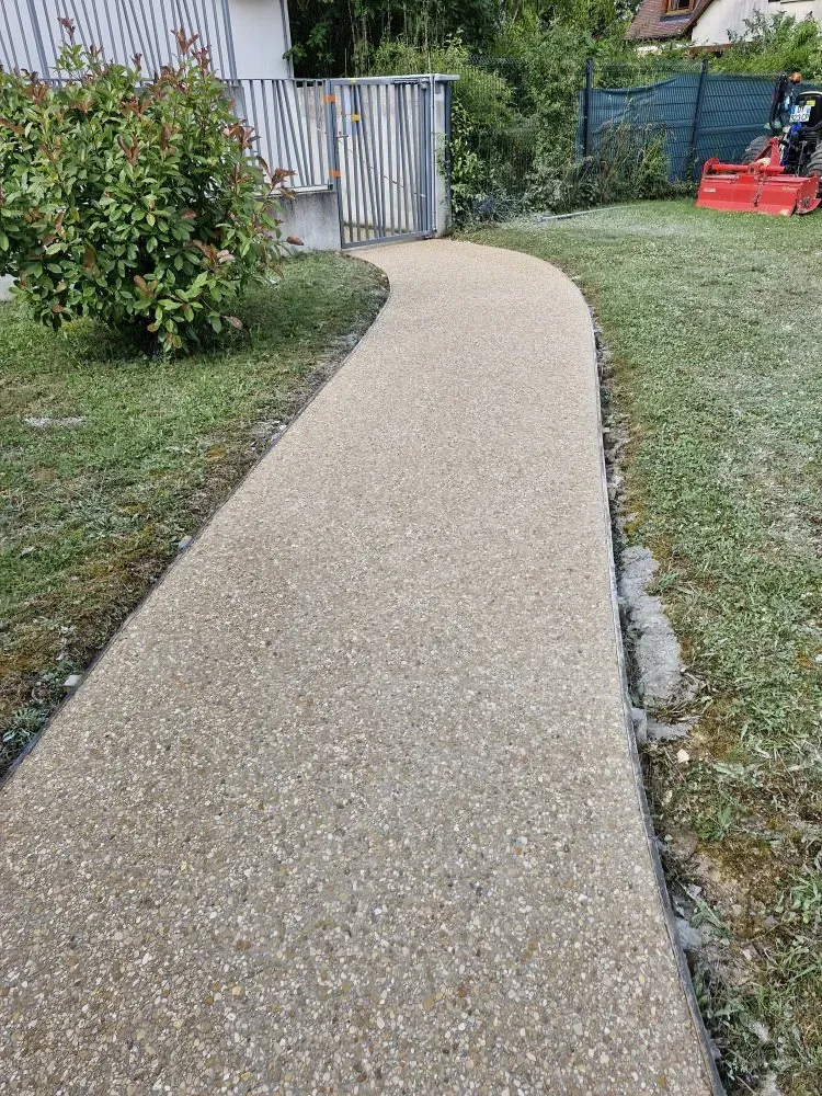 Pose d'un béton désactivé dans un EHPAD de la région de Troyes (2)
