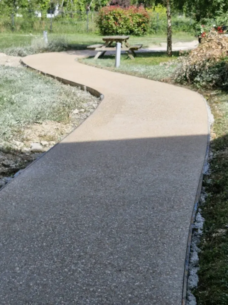 Pose d'un béton désactivé dans un EHPAD de la région de Troyes (5)