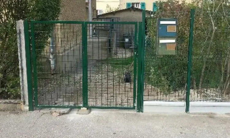 Création d'une clôture en panneaux rigides dans une maison individuelle vers Troyes